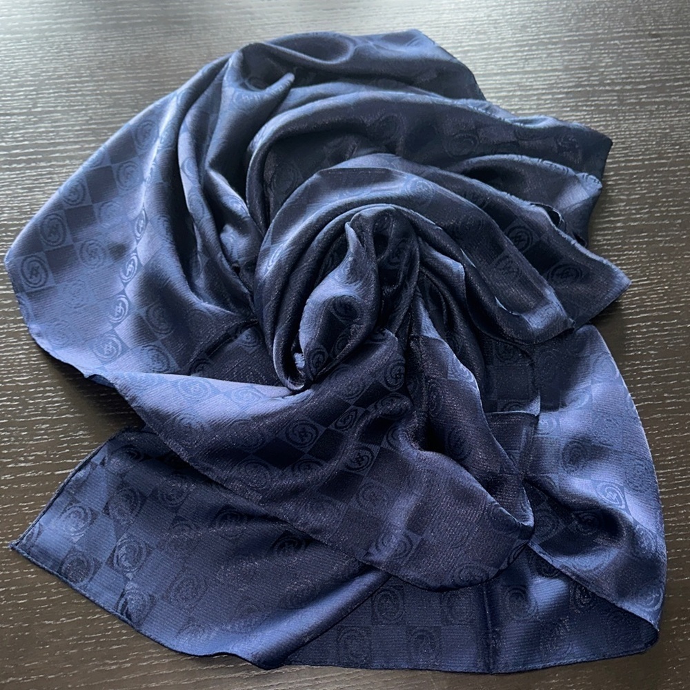 Luxurious Navy Blue Oblong Women's Scarf